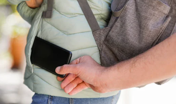 LOS MALOS, LA REBELIÓN Y EL ARMA